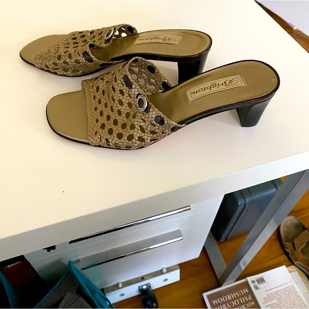 8.5 M lovely Brighton sandals